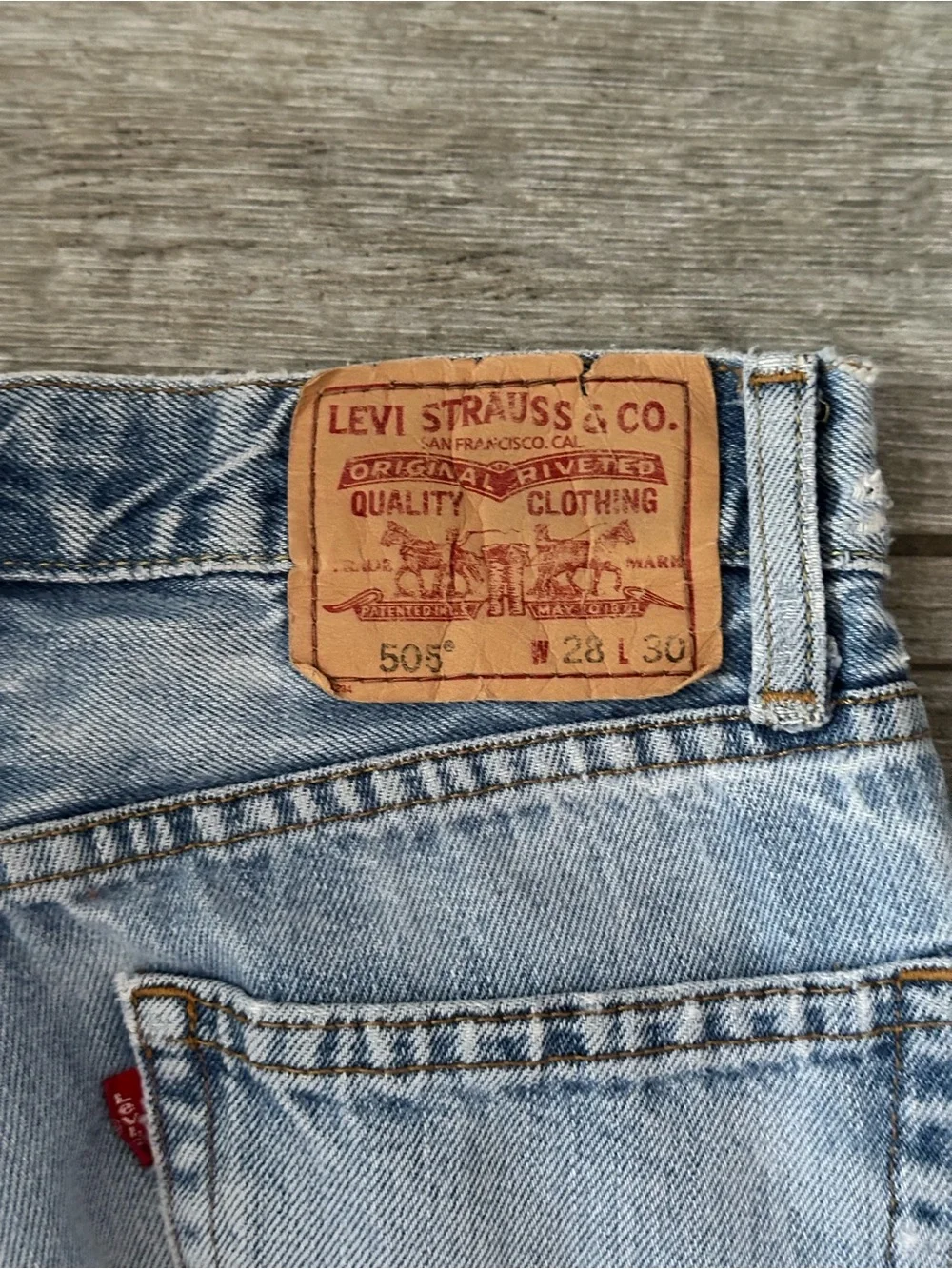 Vintage Levi’s 505 Distressed Straight Leg Jeans Light Wash 28x30